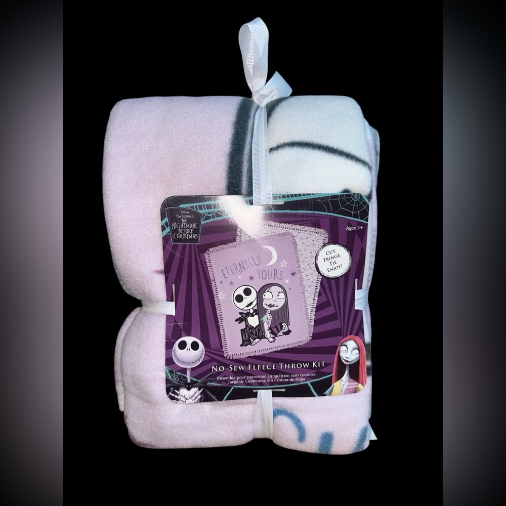 Disney: The Nightmare Before Christmas No Sew Fleece Throw Blanket Kit 48x60 NEW